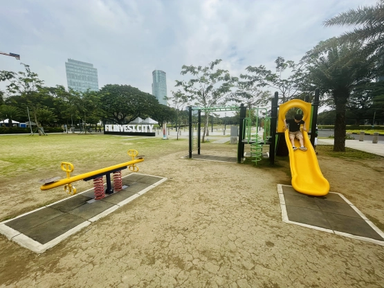 Filinvest City Central Park Alabang - Slide and see saw