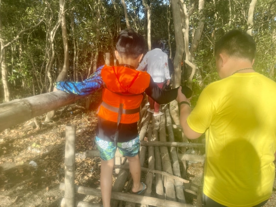Calatagan Batangas Little Boracay - floating house trash bins and grill
