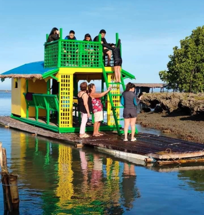 Calatagan Batangas Little Boracay - floating cottage