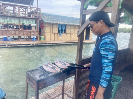 Calatagan Batangas Little Boracay - cook maeals