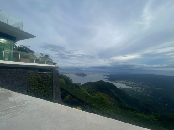 Escala Tagaytay - infinity pool view