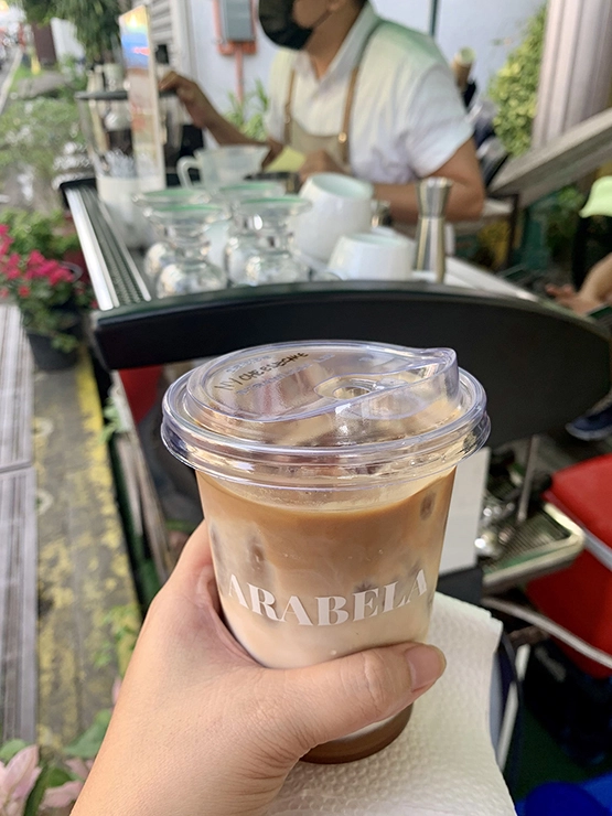 Arabela Liliw Lagunnew yourk cheese cake iced coffee for take out