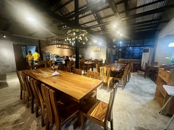 Emiliana's Grill and Restaurant - Ambience