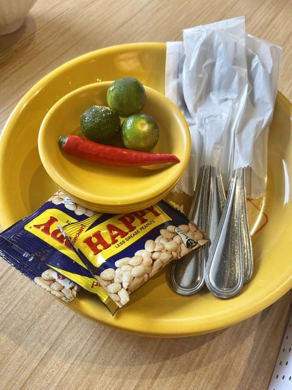 JT's manukan grille - Appetizer peanuts