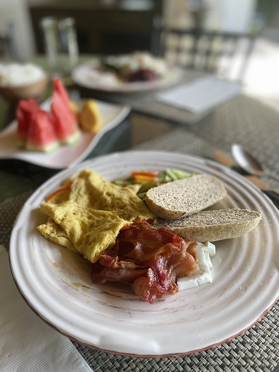 Lotuspod Bed and Breakfast - Laguna breakfast