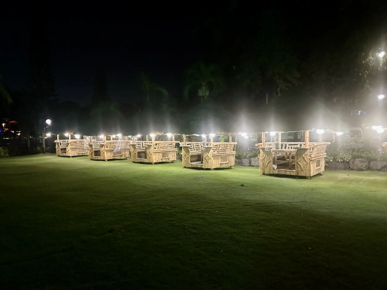 Makiling Ihawan Garden - huts outside