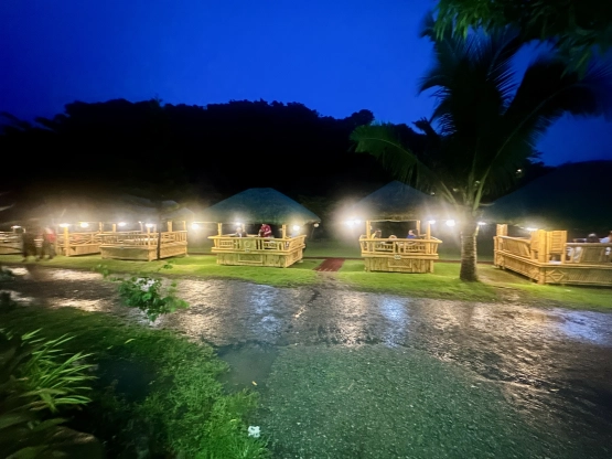 Makiling Ihawan Garden - more huts