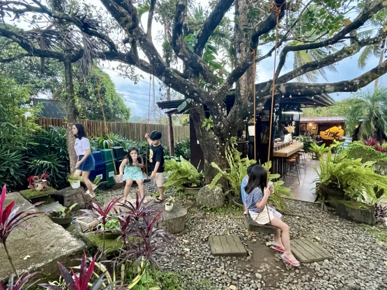 Spacio Caliraya - more landscape