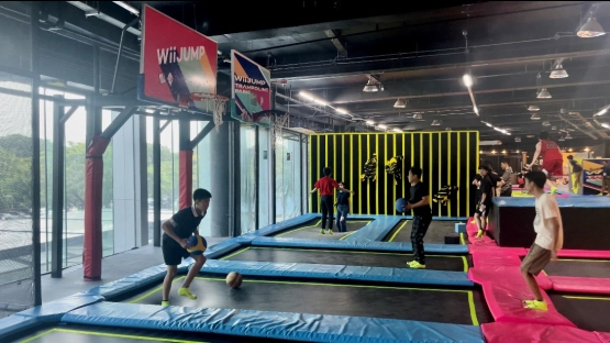 Wii Jump Trampoline Park - Foam Pit
